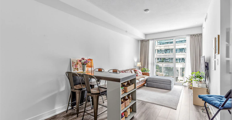 2-180 Fairview Mall Drive, Toronto, ON, M2J 0G4 - 3