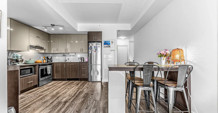 2-180 Fairview Mall Drive, Toronto, ON, M2J 0G4