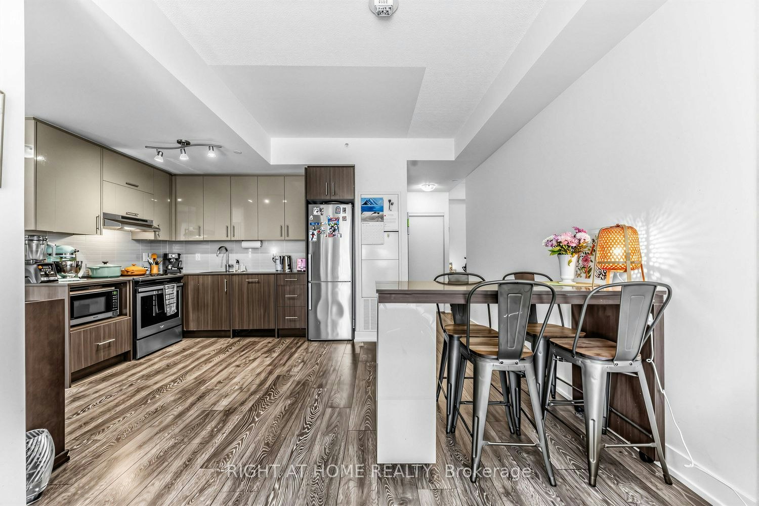 2-180 Fairview Mall Drive, Toronto, ON, M2J 0G4