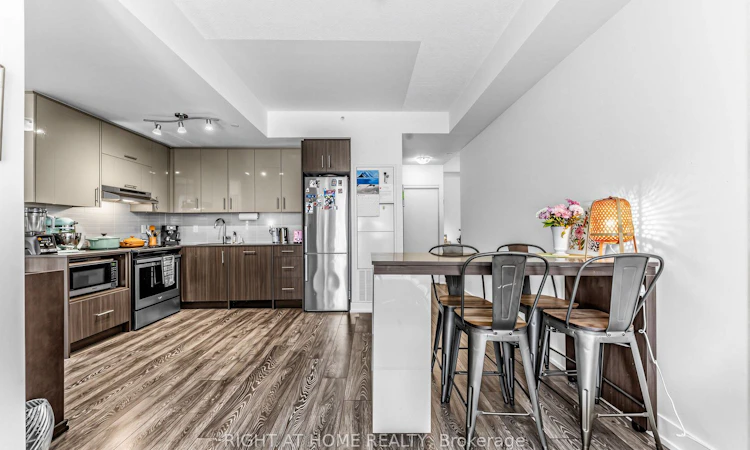 2-180 Fairview Mall Drive