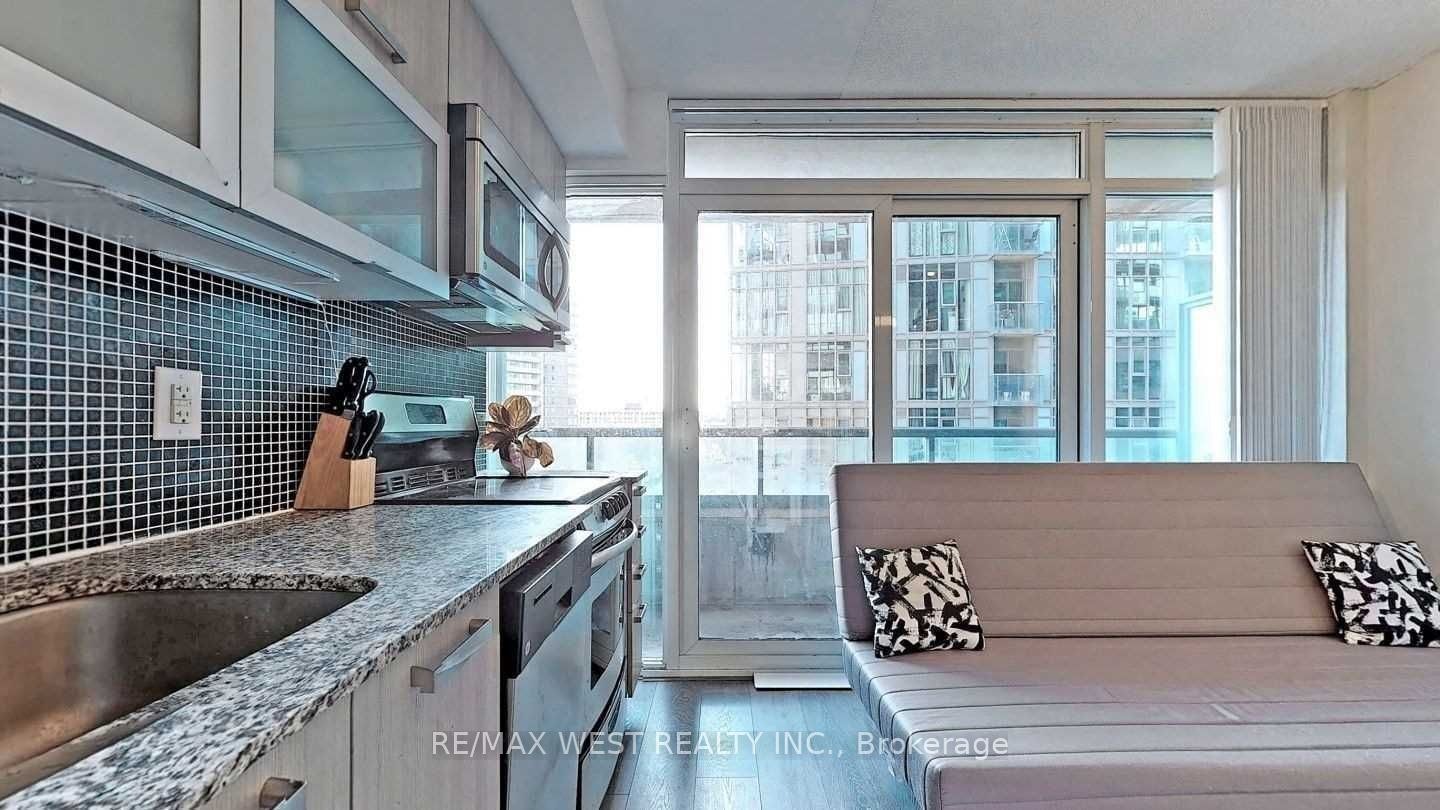 720-36 Lisgar Street, Toronto, ON, M6J 0C7 - 8