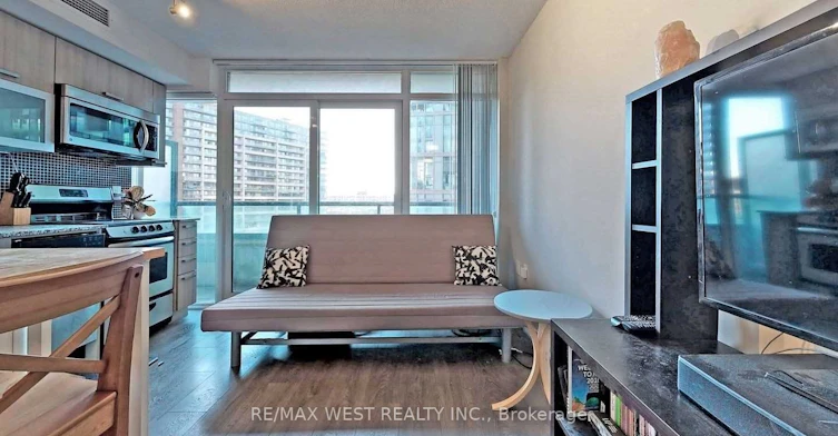 720-36 Lisgar Street, Toronto, ON, M6J 0C7 - 3
