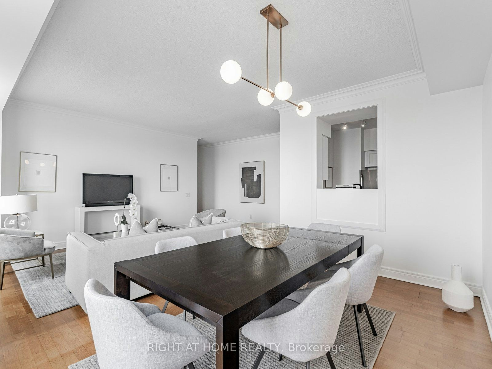 RG1-1 Clairtrell Road, Toronto, ON, M2N 7H6 - 6