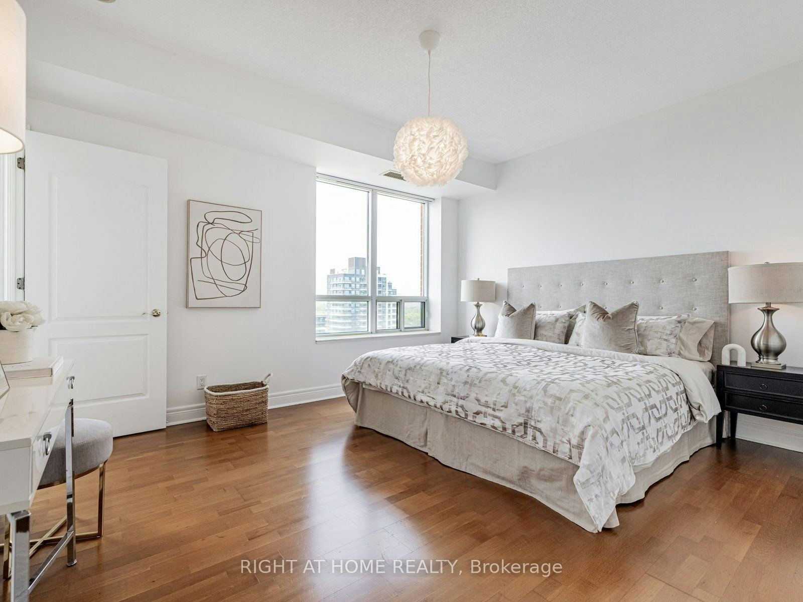 RG1-1 Clairtrell Road, Toronto, ON, M2N 7H6 - 9