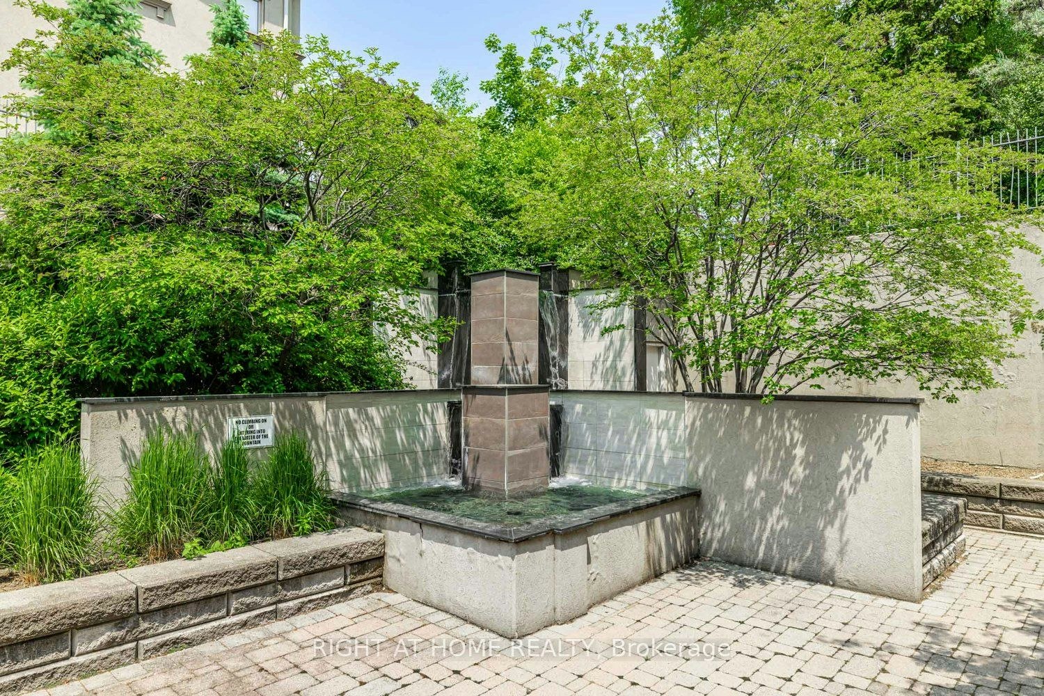 RG1-1 Clairtrell Road, Toronto, ON, M2N 7H6 - 16