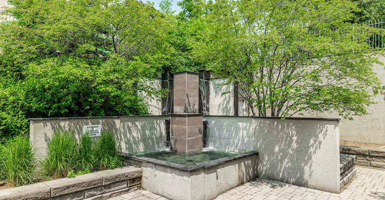 RG1-1 Clairtrell Road, Toronto, ON, M2N 7H6 - 16