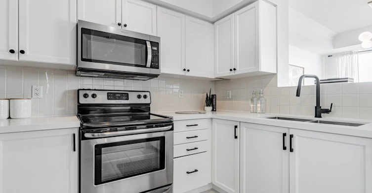 RG1-1 Clairtrell Road, Toronto, ON, M2N 7H6 - 8
