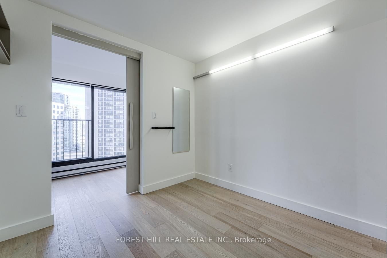 1707-65 Harbour Square, Toronto, ON, M5J 2L4 - 17