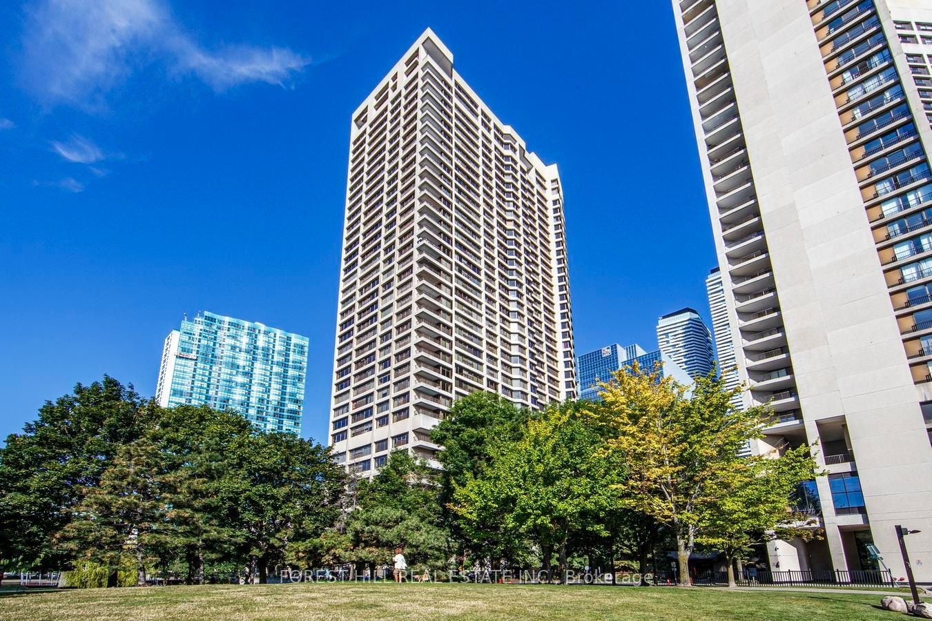 1707-65 Harbour Square, Toronto, ON, M5J 2L4