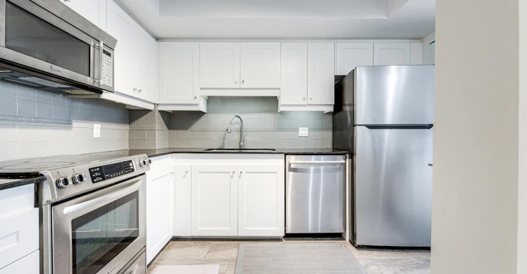 1707-65 Harbour Square, Toronto, ON, M5J 2L4 - 4