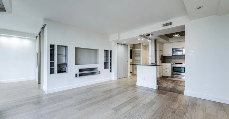 1707-65 Harbour Square, Toronto, ON, M5J 2L4 - 10