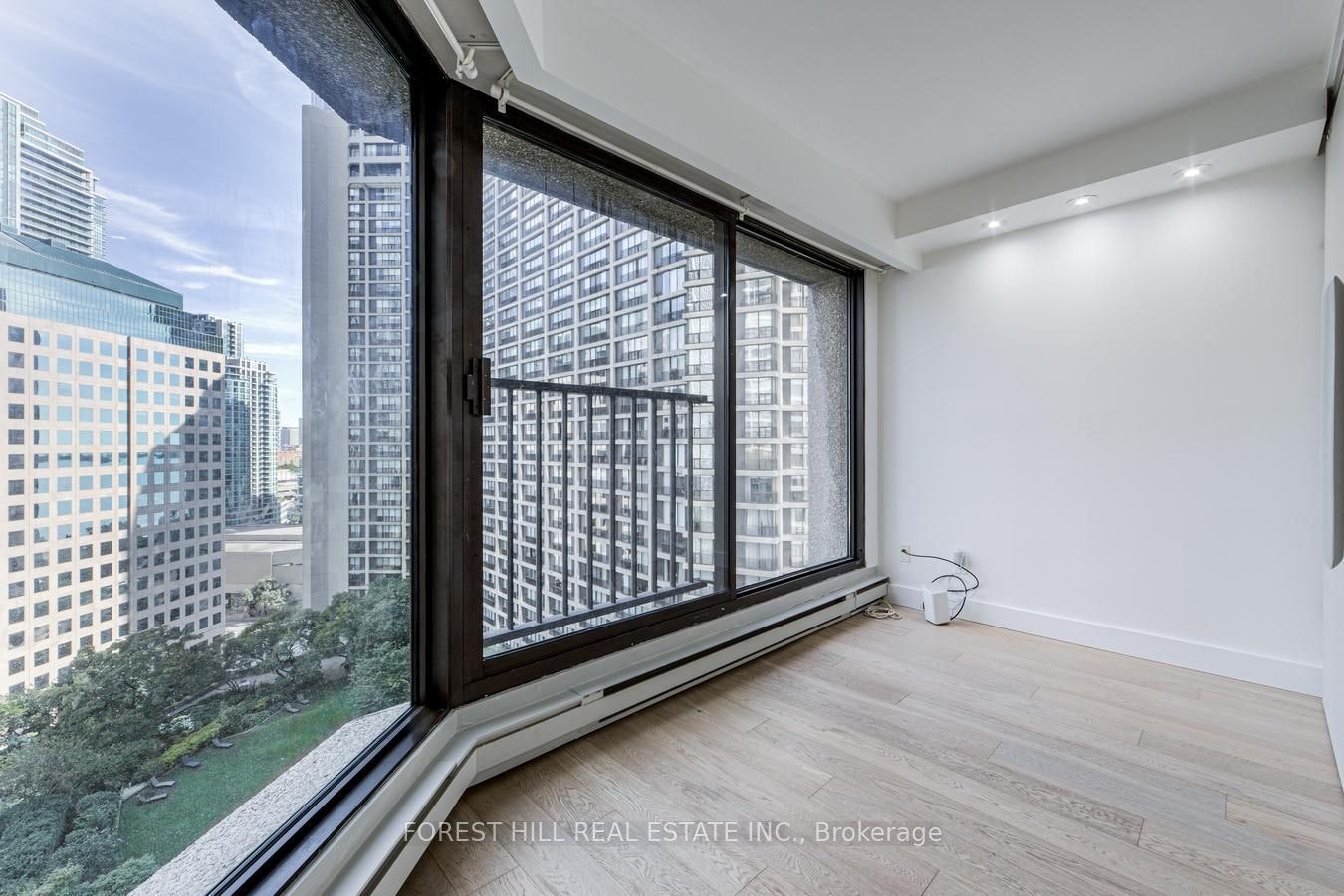 1707-65 Harbour Square, Toronto, ON, M5J 2L4 - 13