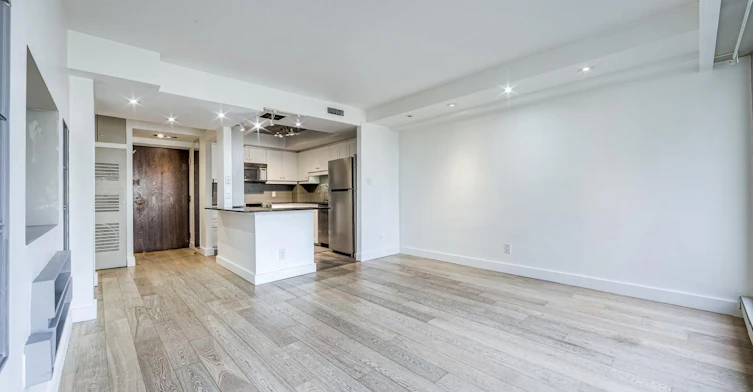 1707-65 Harbour Square, Toronto, ON, M5J 2L4 - 12