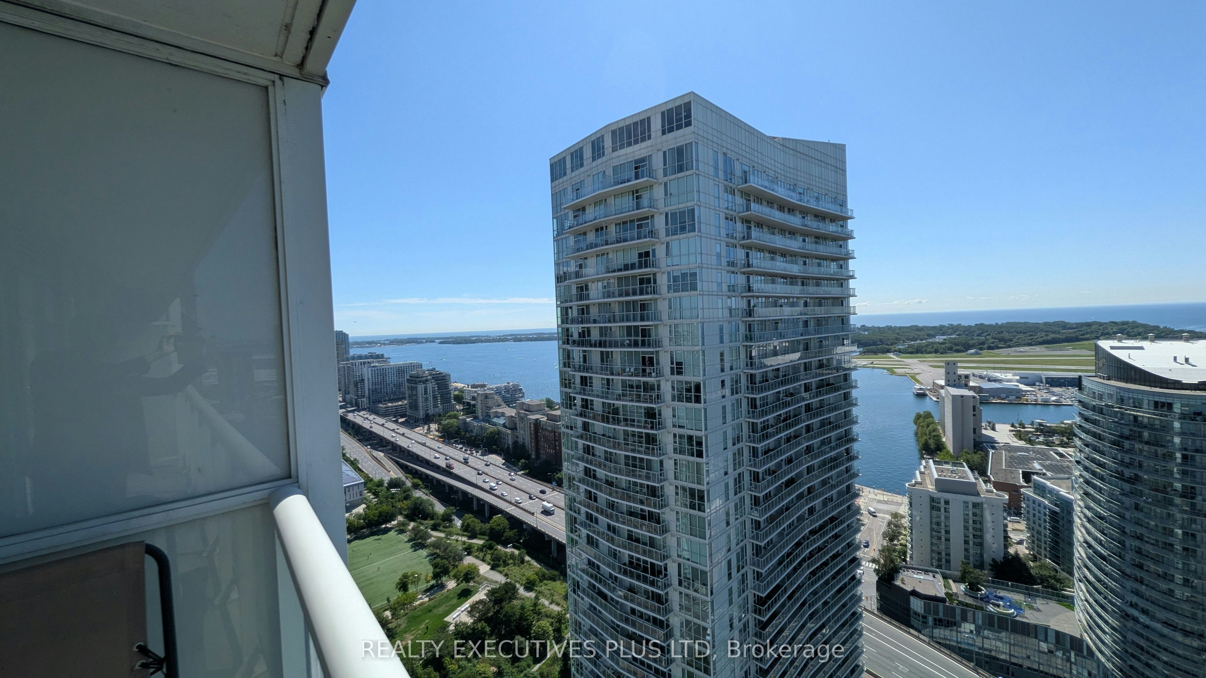 4002-85 Queens Wharf Road, Toronto, ON, M5V 0J9 - 3