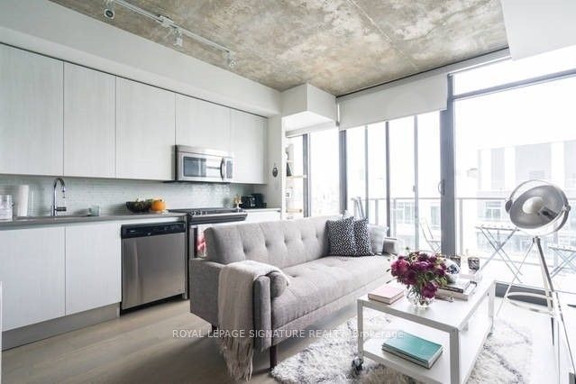 1612-111 Bathurst Street, Toronto, ON, M5V 2R1 - 14