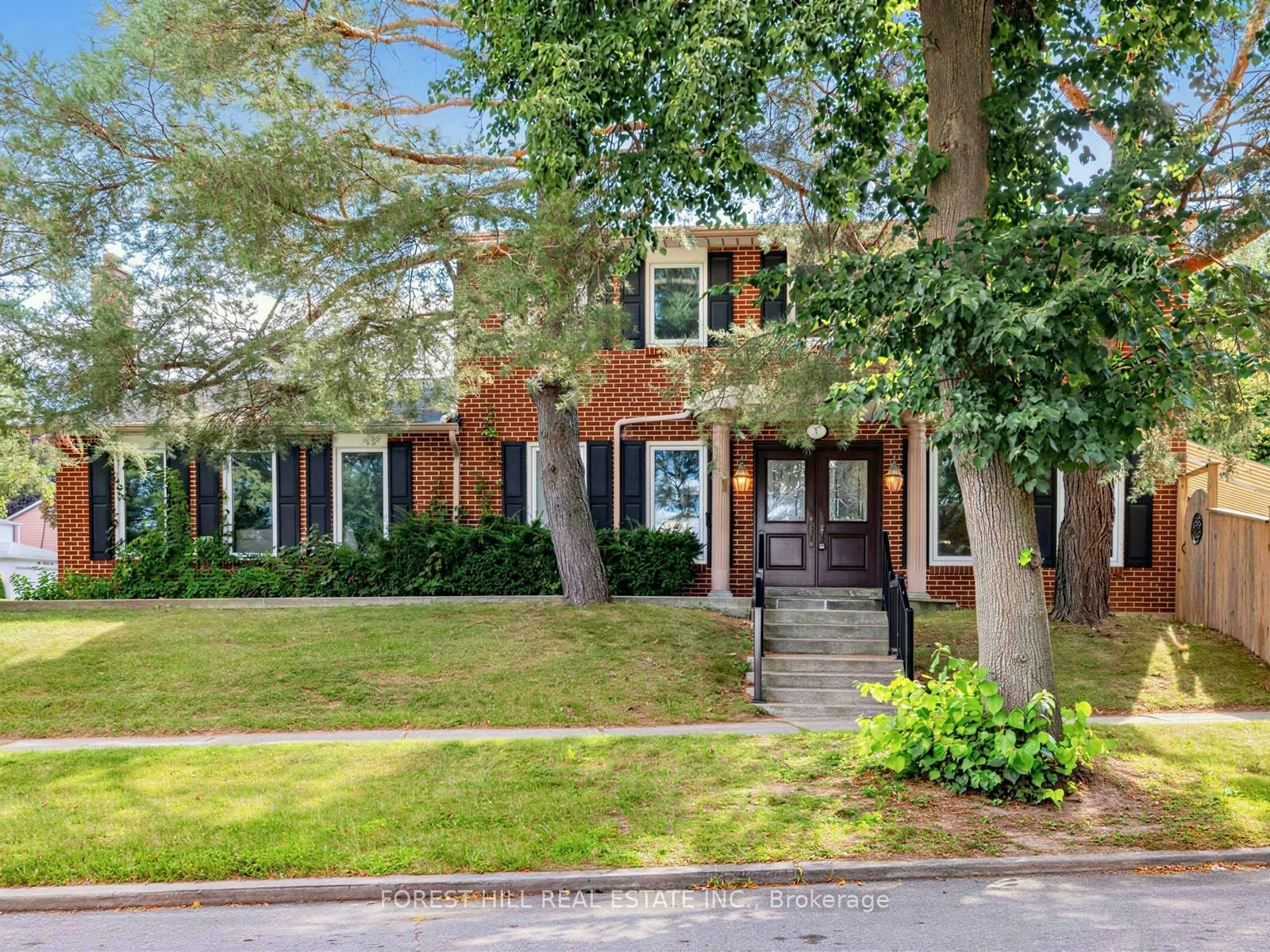 1 Ames Circle, Toronto, ON, M3B 3B9
