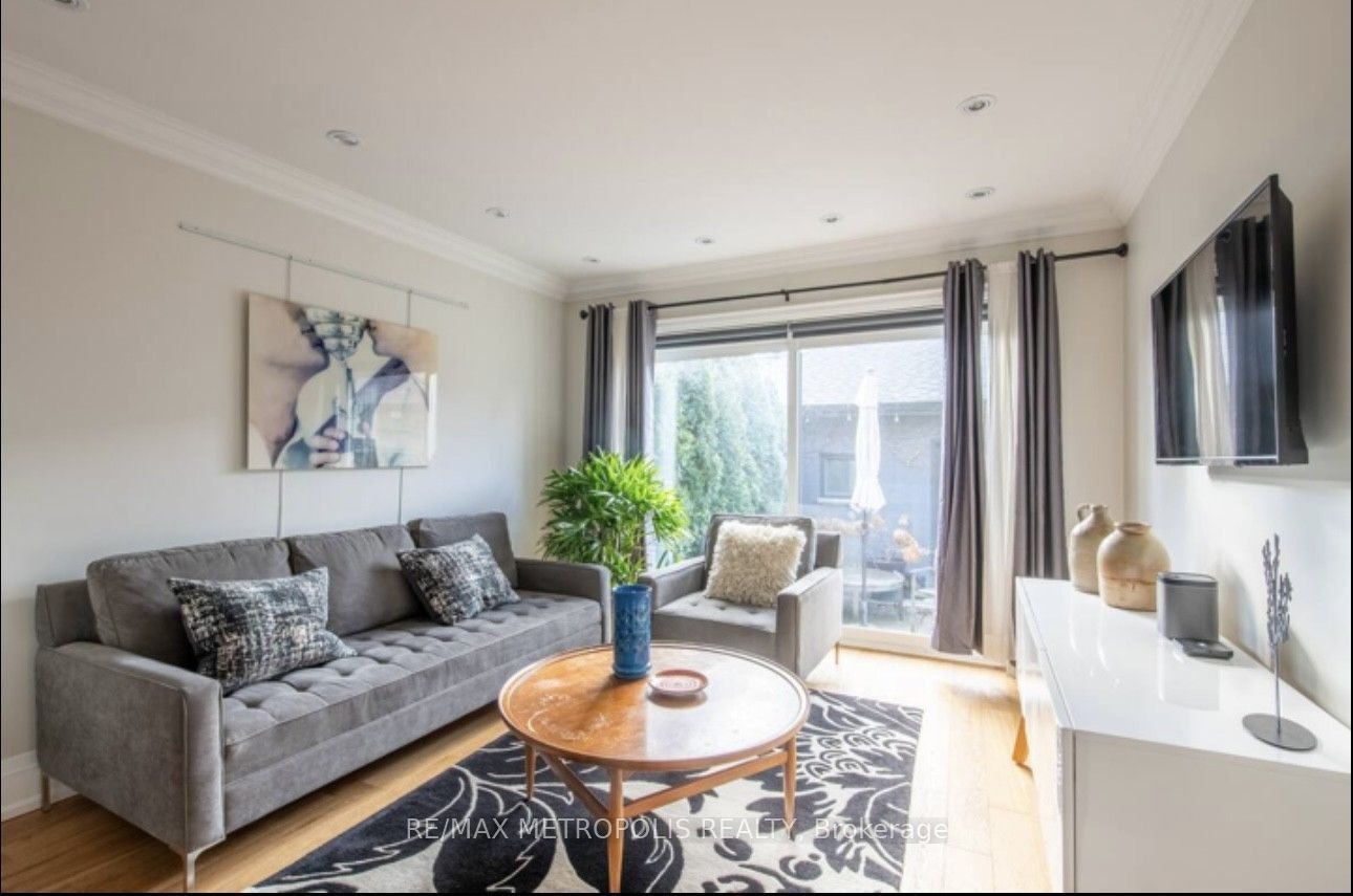 Main Floor-72 Grace Street, Toronto, ON, M6J 2S2 - 3
