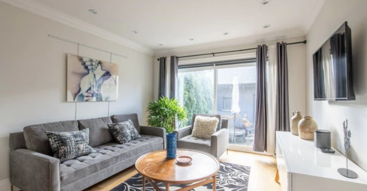 Main Floor-72 Grace Street, Toronto, ON, M6J 2S2 - 3