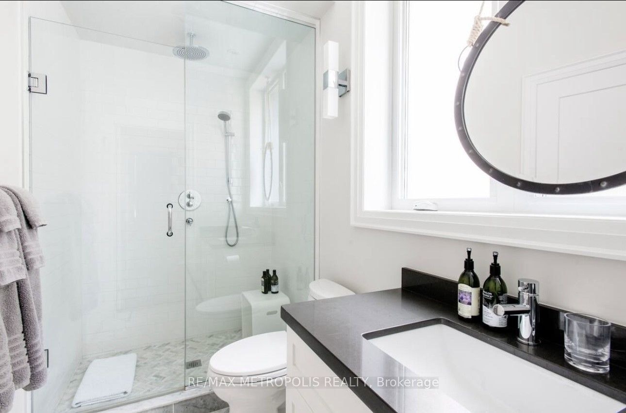 Main Floor-72 Grace Street, Toronto, ON, M6J 2S2 - 10