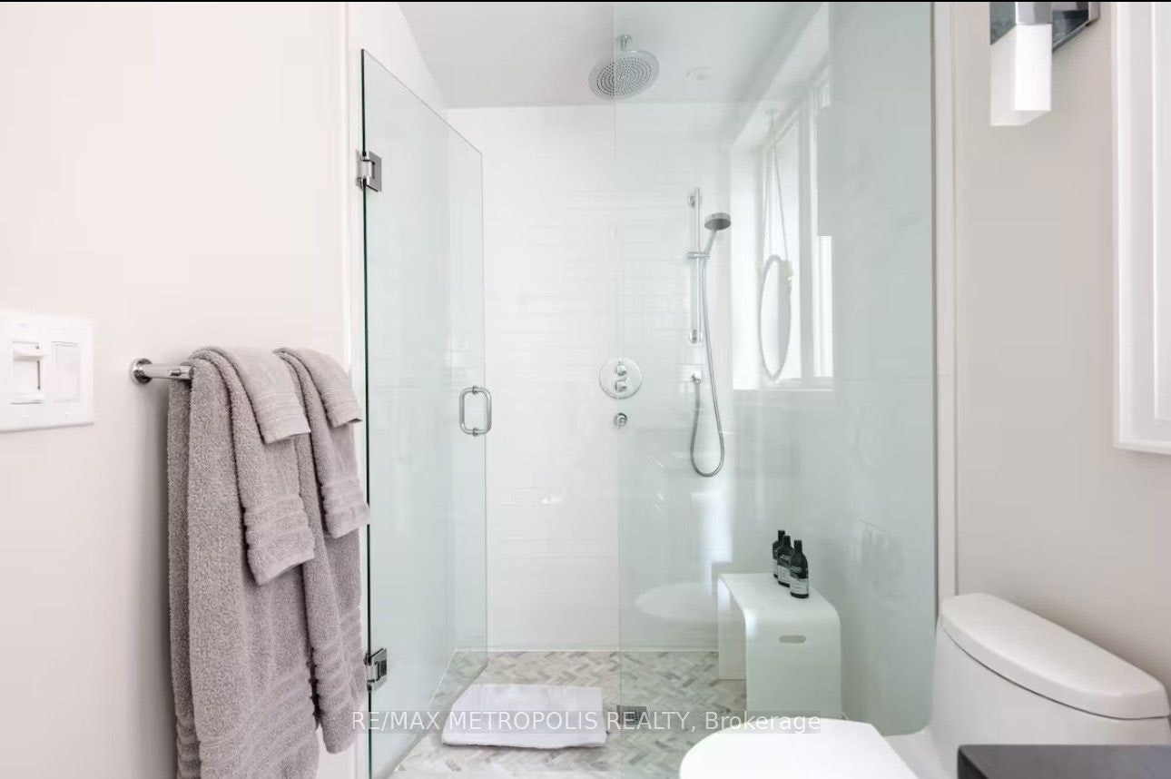 Main Floor-72 Grace Street, Toronto, ON, M6J 2S2 - 7