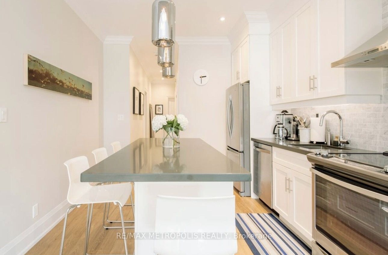 Main Floor-72 Grace Street, Toronto, ON, M6J 2S2 - 4