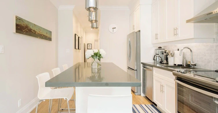 Main Floor-72 Grace Street, Toronto, ON, M6J 2S2 - 4