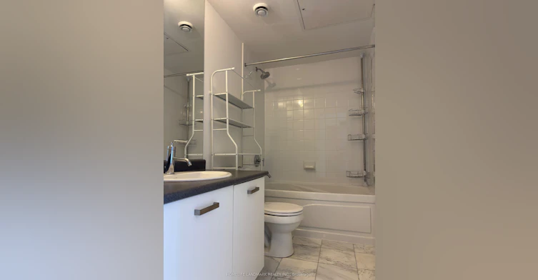 2507-832 Bay Street, Toronto, ON, M5S 1Z6 - 8
