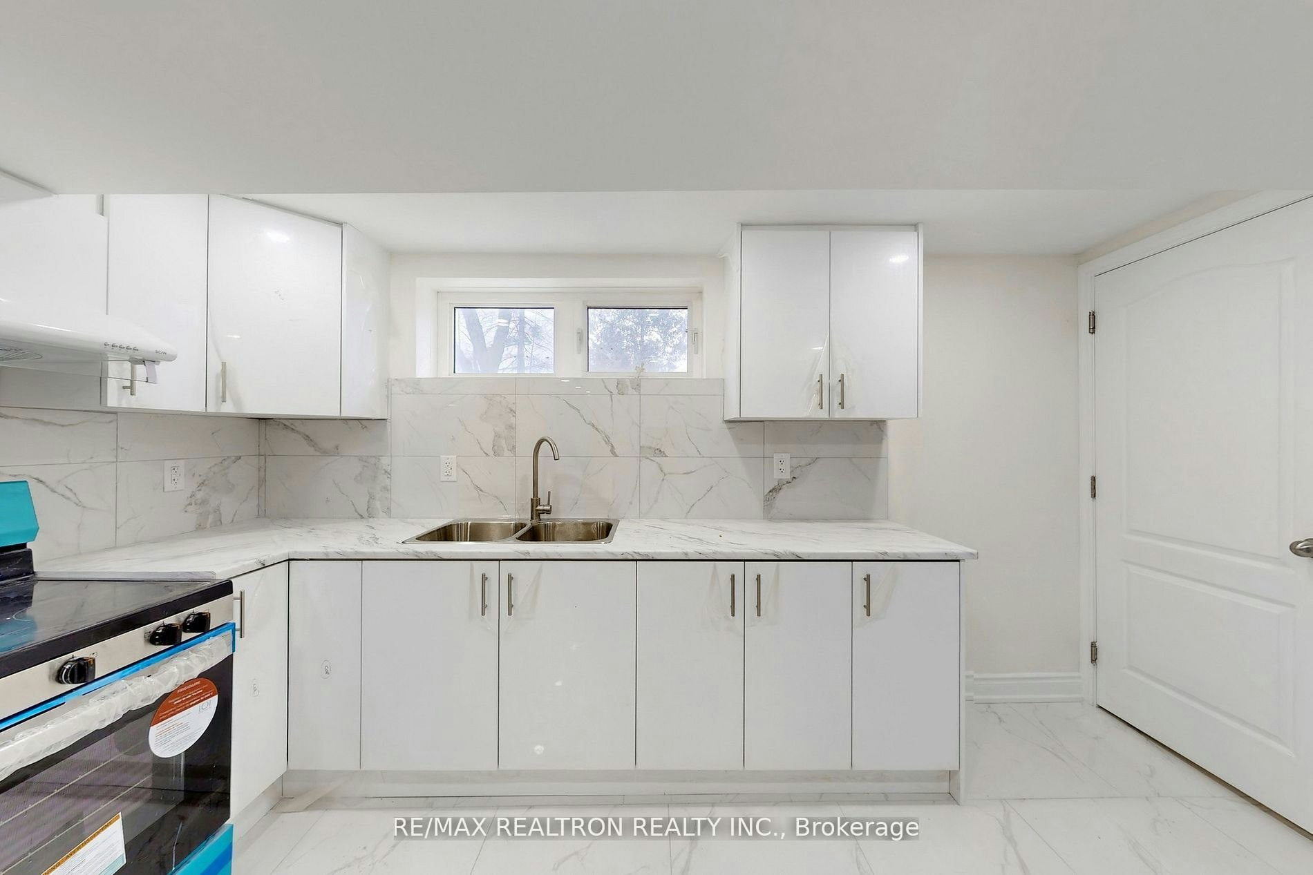 6 Deering Crescent, Toronto, ON, M2M 2A3 - 5