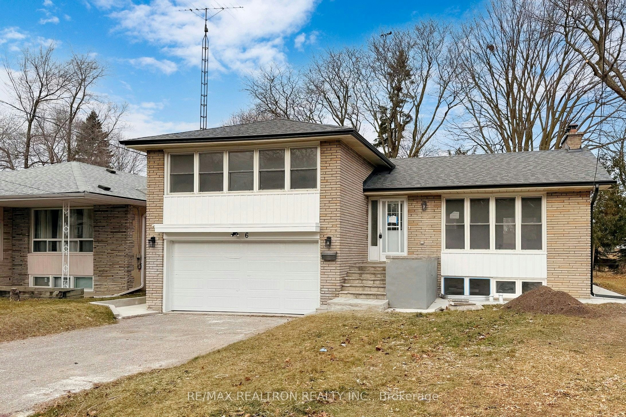 6 Deering Crescent, Toronto, ON, M2M 2A3