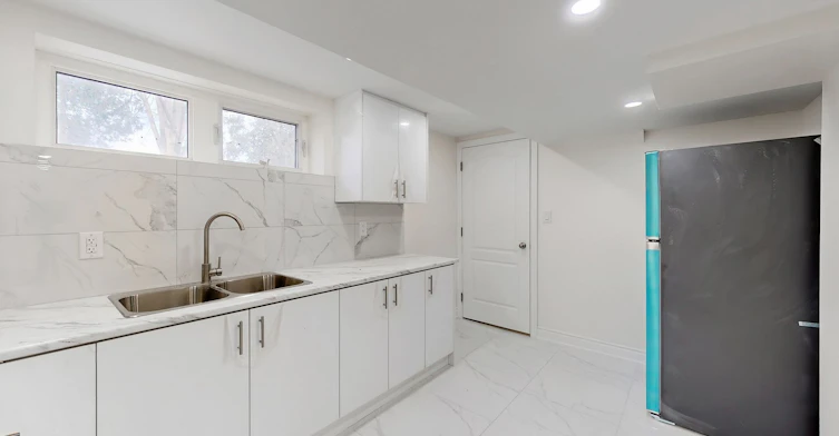 6 Deering Crescent, Toronto, ON, M2M 2A3 - 6