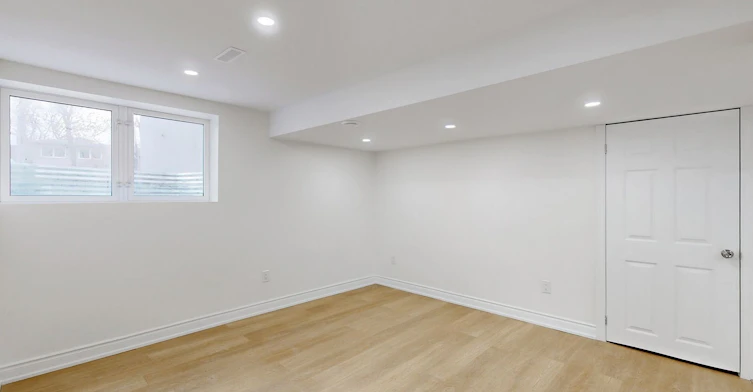 6 Deering Crescent, Toronto, ON, M2M 2A3 - 4