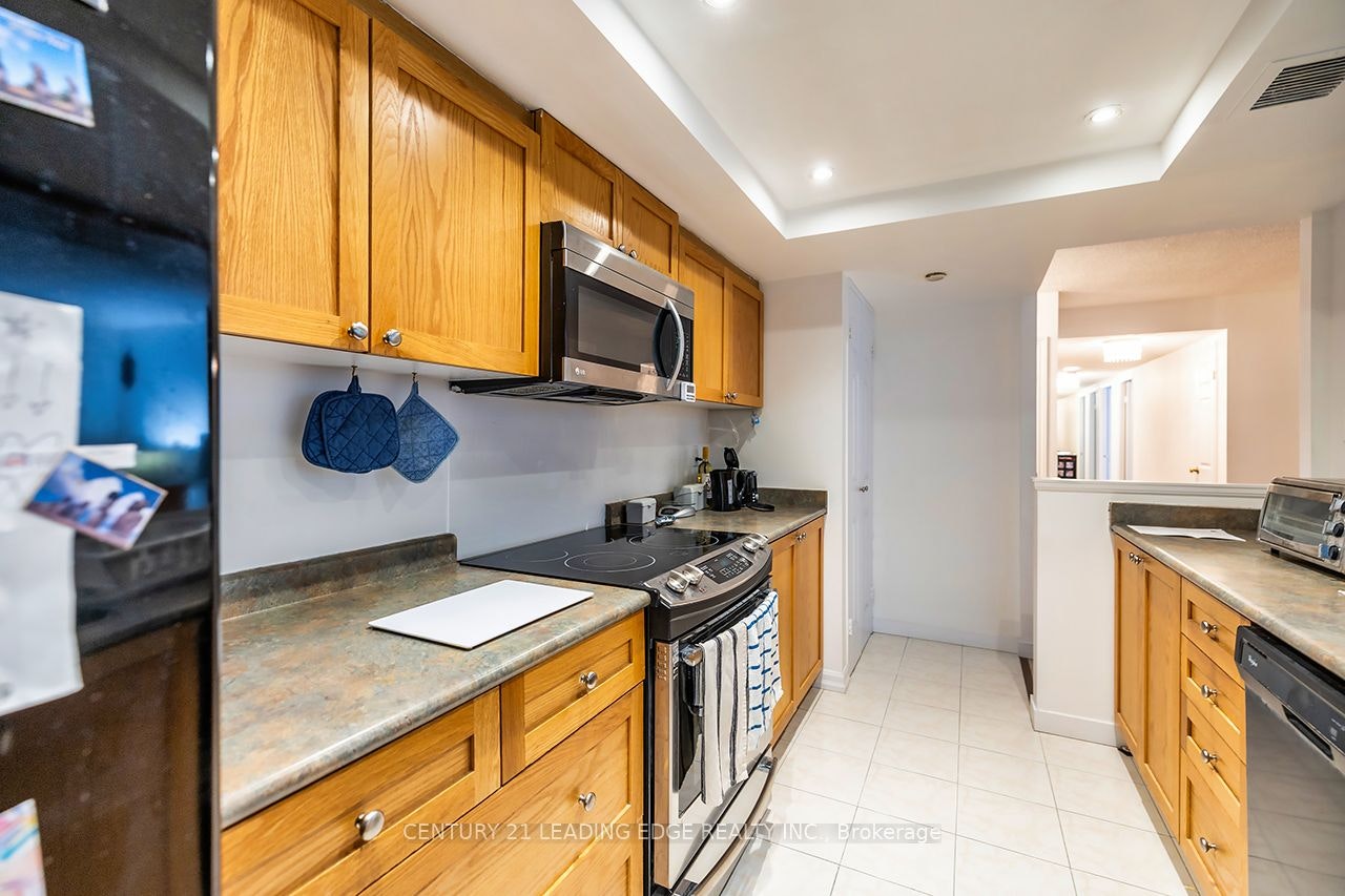1708-75 Wynford Heights Crescent, Toronto, ON, M3C 3H9 - 27