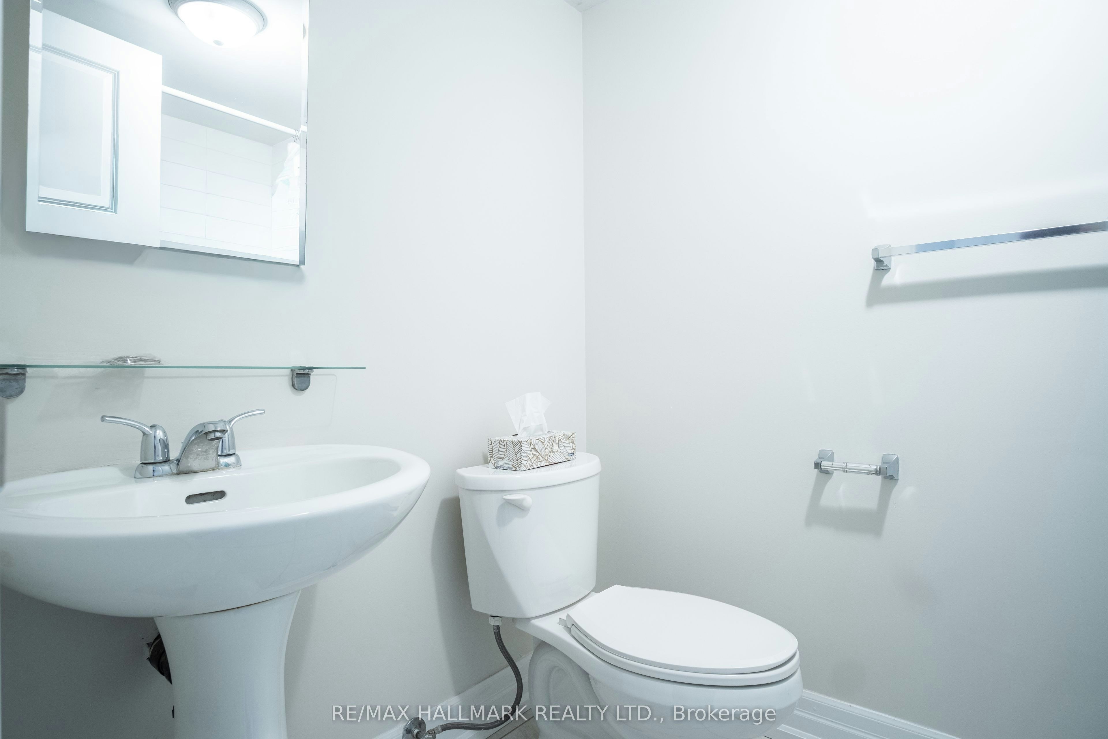 Basement 1-35 Roberta Drive, Toronto, ON, M6A 2J6 - 8