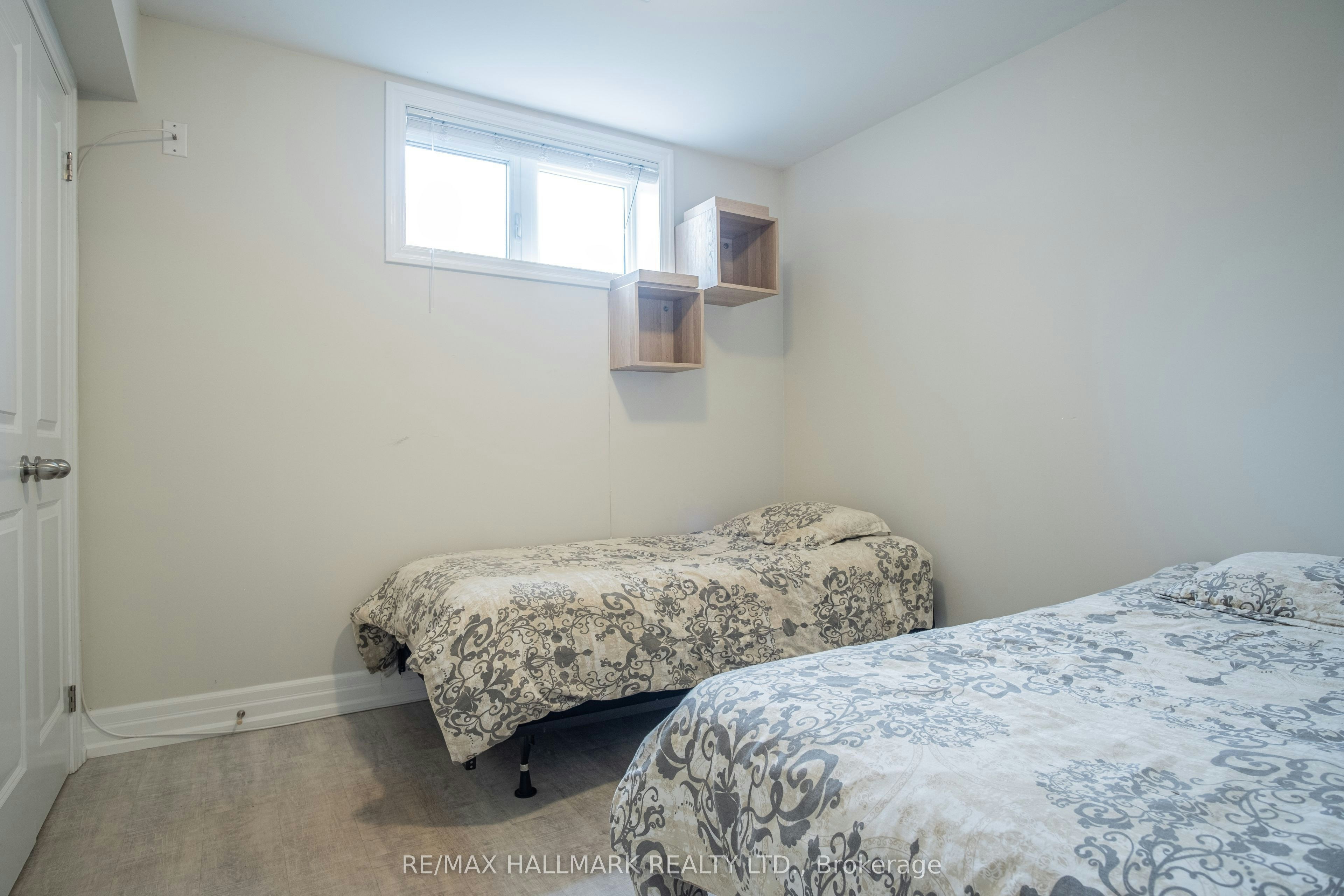 Basement 1-35 Roberta Drive, Toronto, ON, M6A 2J6 - 4
