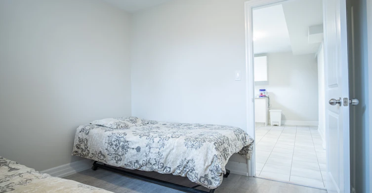 Basement 1-35 Roberta Drive, Toronto, ON, M6A 2J6 - 6