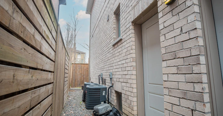 Basement 1-35 Roberta Drive, Toronto, ON, M6A 2J6 - 10