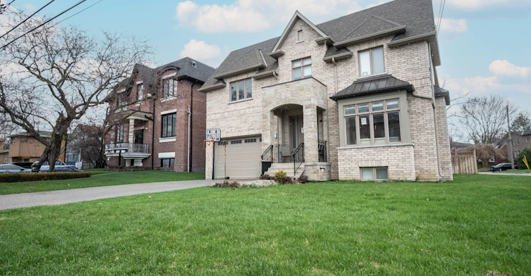 Basement 1-35 Roberta Drive, Toronto, ON, M6A 2J6 - 11