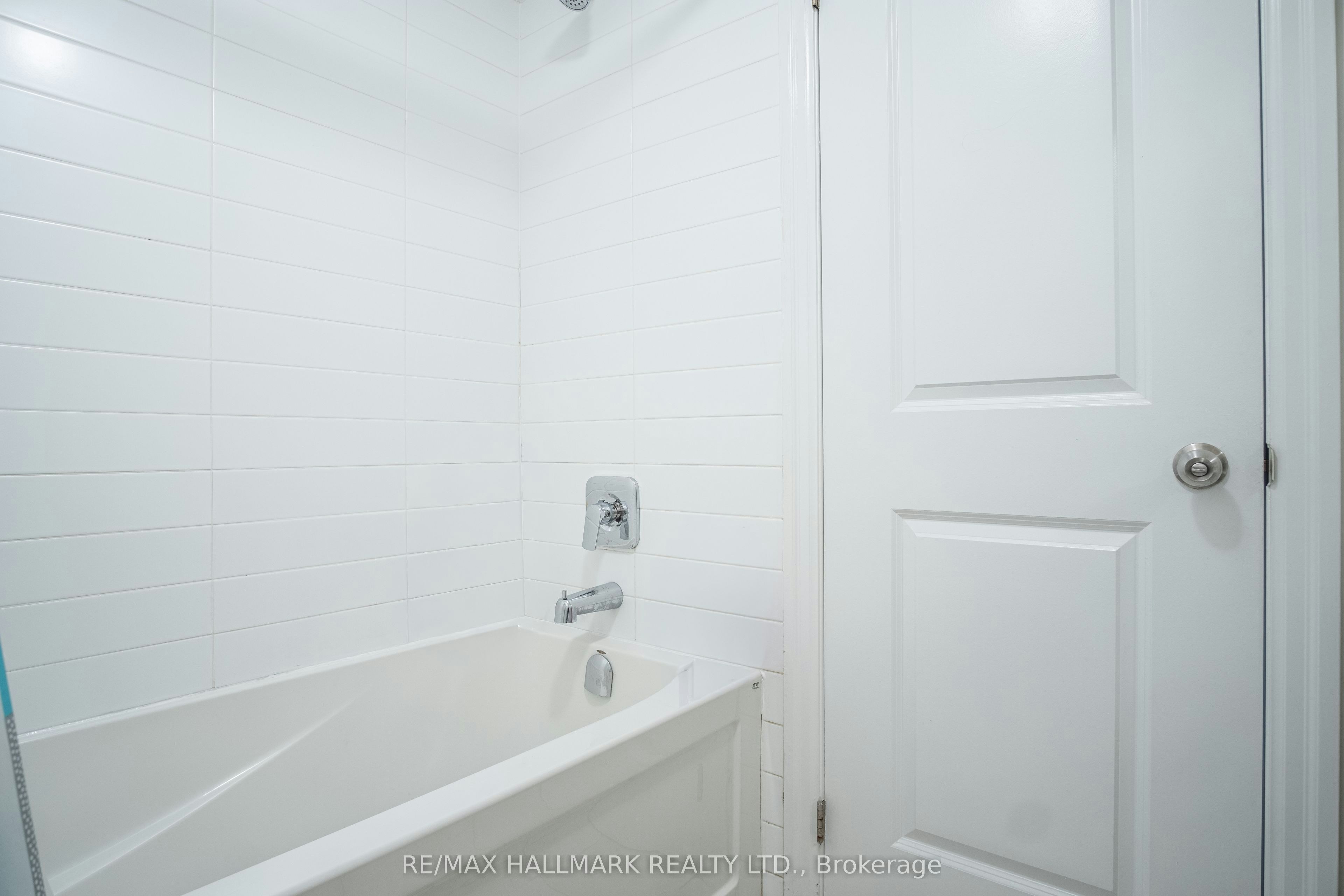 Basement 1-35 Roberta Drive, Toronto, ON, M6A 2J6 - 7