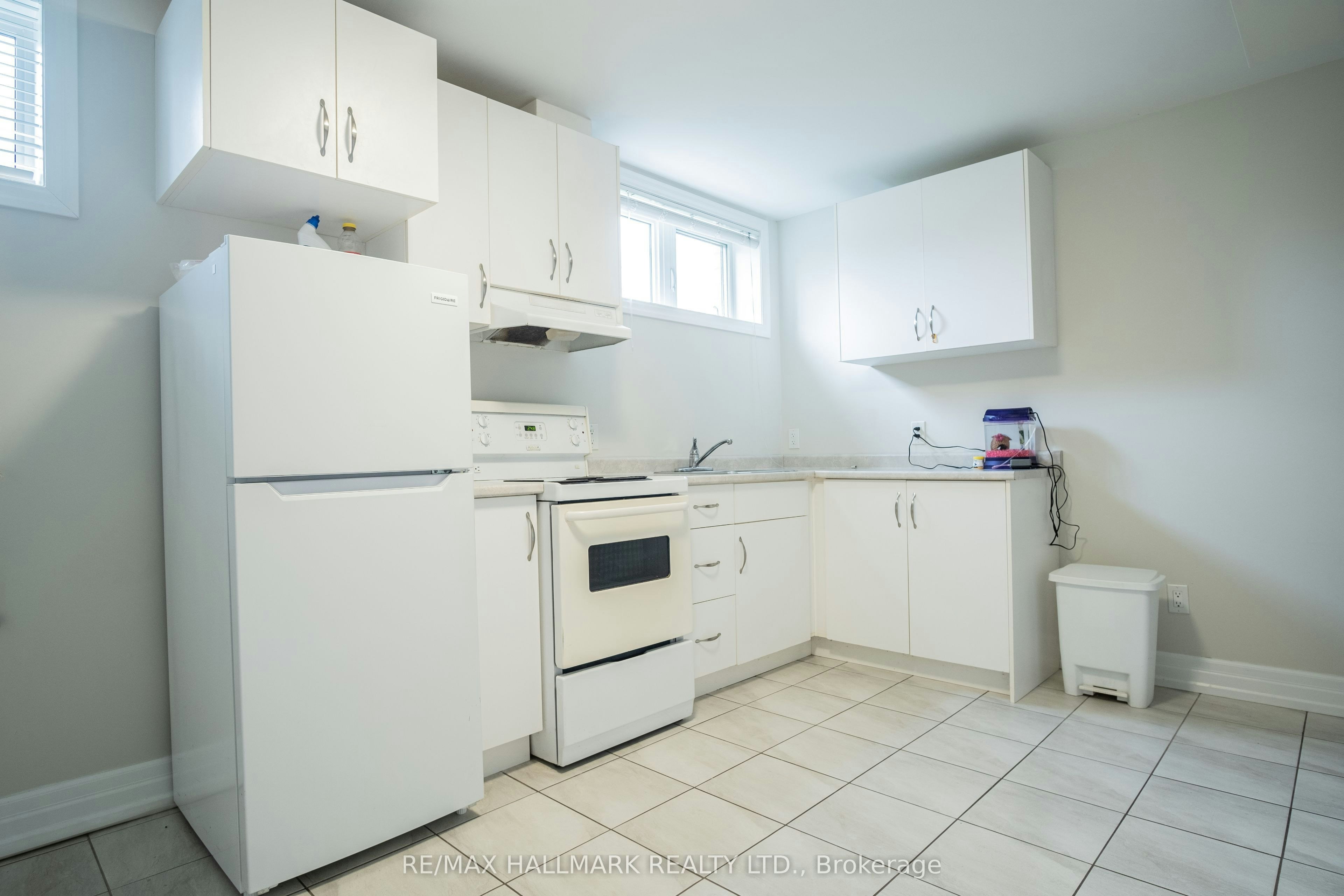 Basement 1-35 Roberta Drive, Toronto, ON, M6A 2J6 - 2
