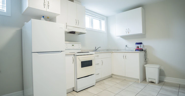 Basement 1-35 Roberta Drive, Toronto, ON, M6A 2J6 - 2