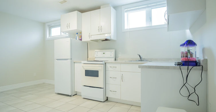 Basement 1-35 Roberta Drive, Toronto, ON, M6A 2J6 - 3