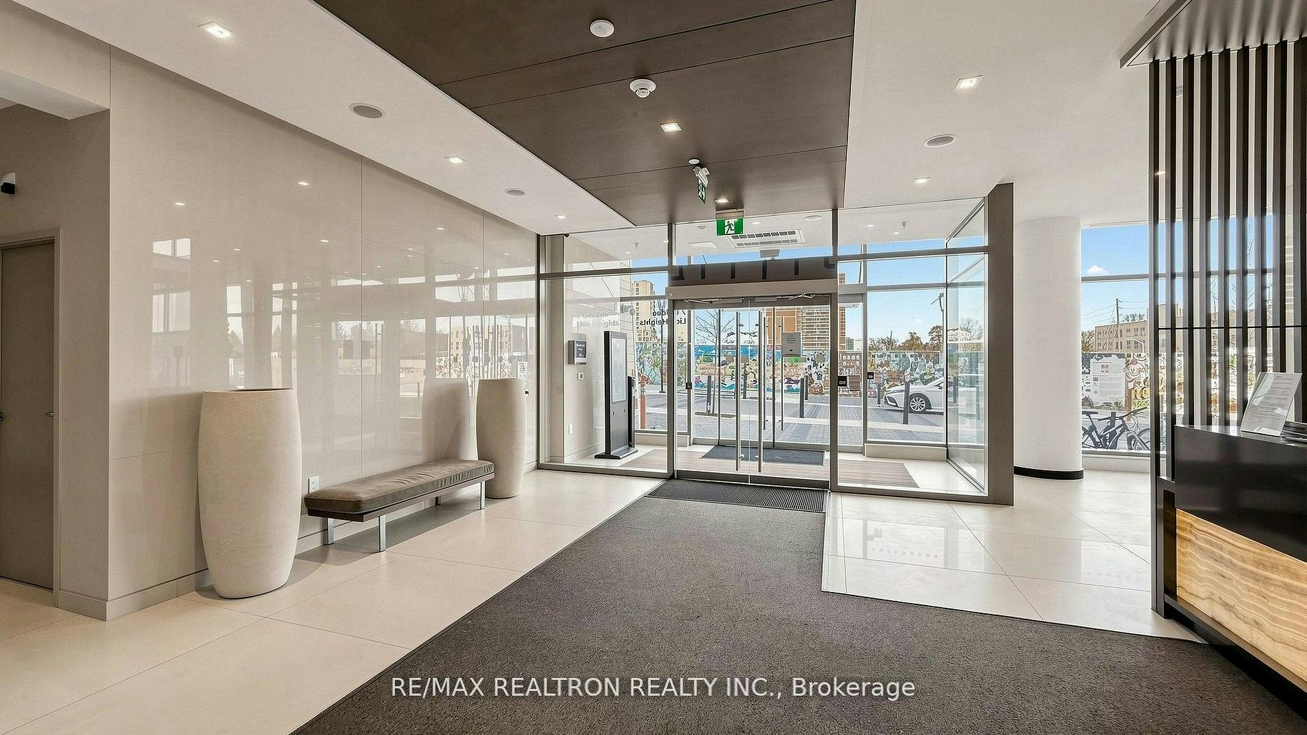 N1105-7 Golden Lion Heights, Toronto, ON, M2M 0C1 - 3