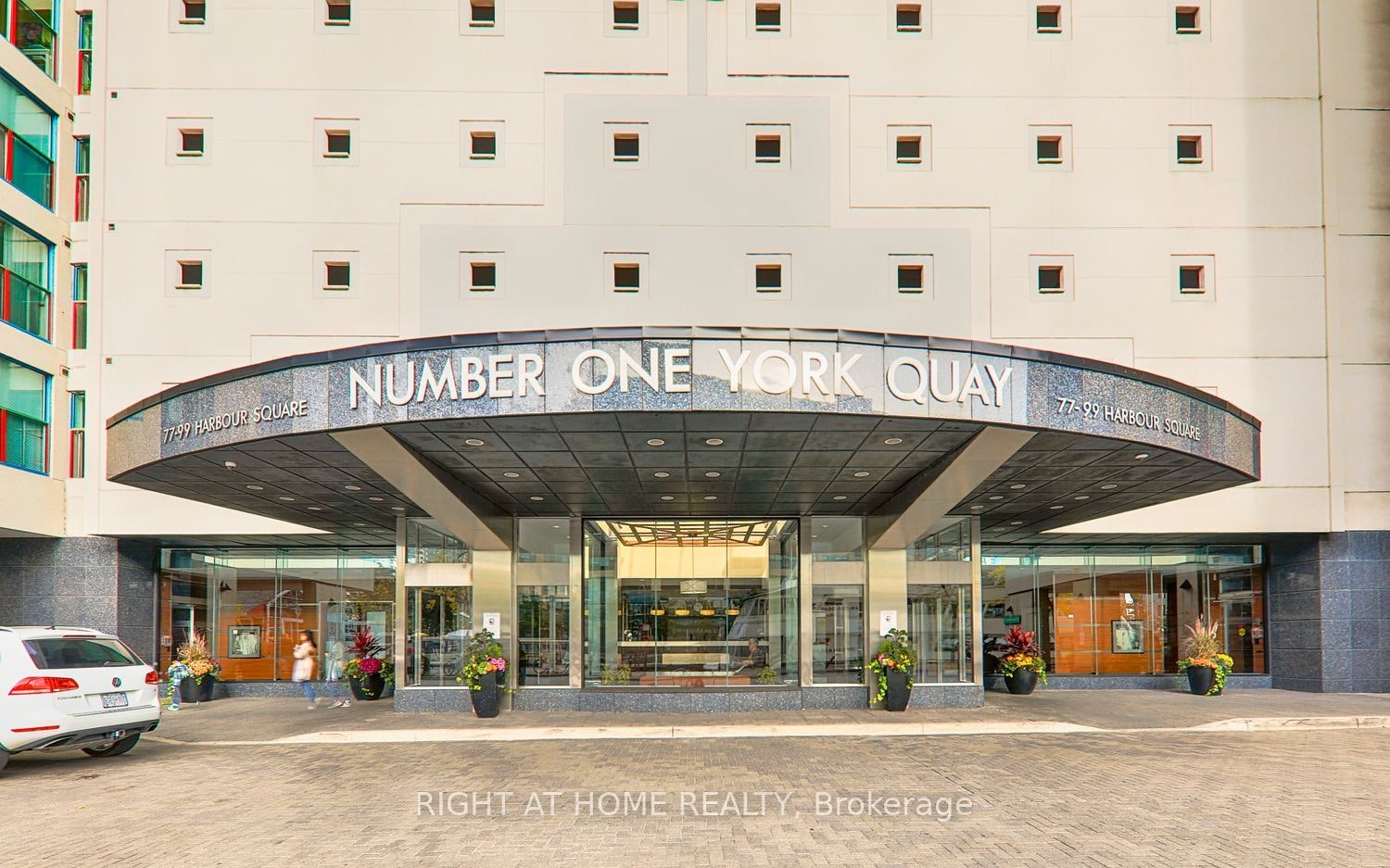 2012-99 Harbour Square, Toronto, ON, M5J 2H2 - 2