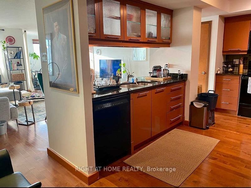 2012-99 Harbour Square, Toronto, ON, M5J 2H2 - 9