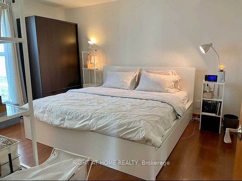2012-99 Harbour Square, Toronto, ON, M5J 2H2 - 16