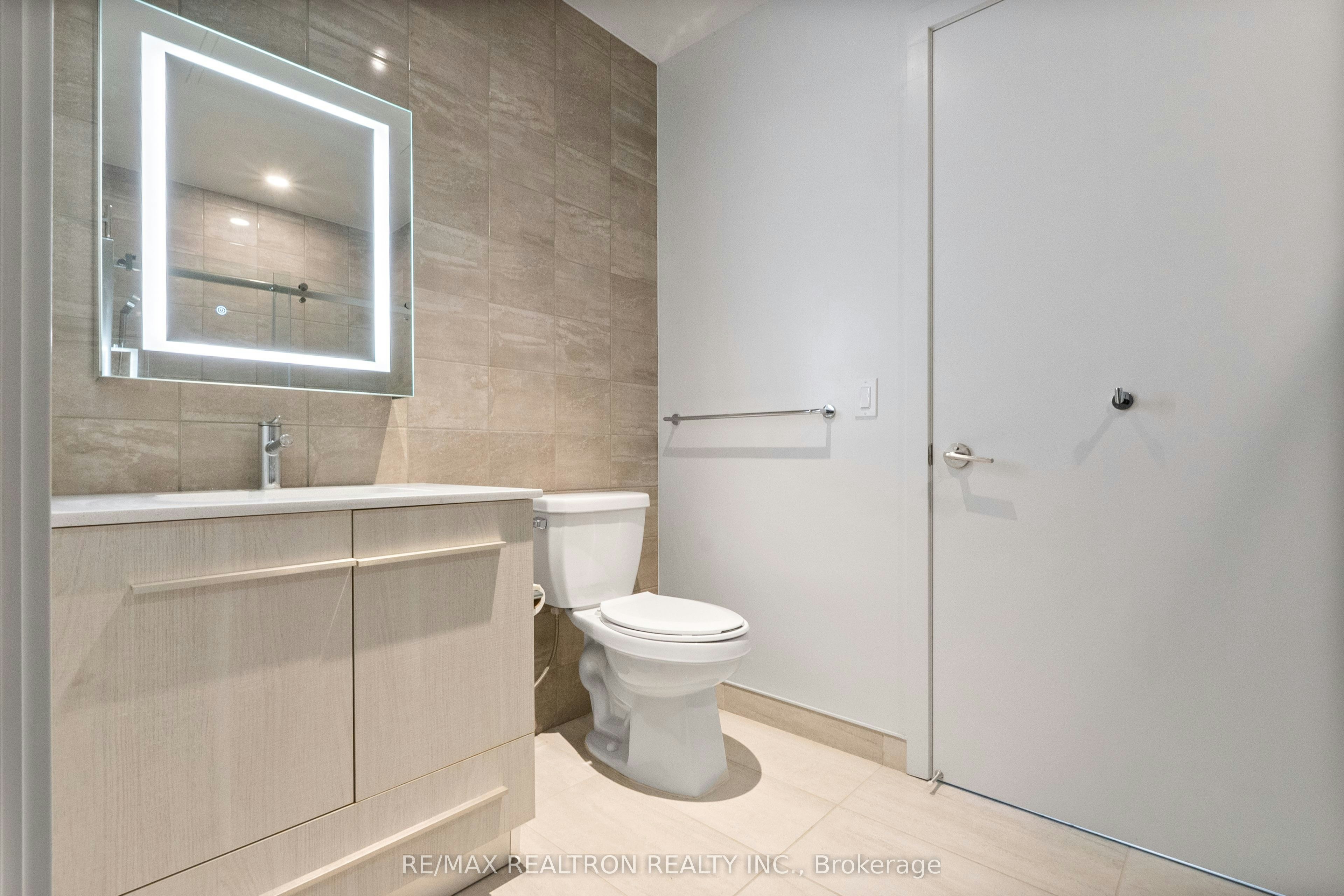 2704-8 Cumberland Street, Toronto, ON, M4W 0B6 - 14