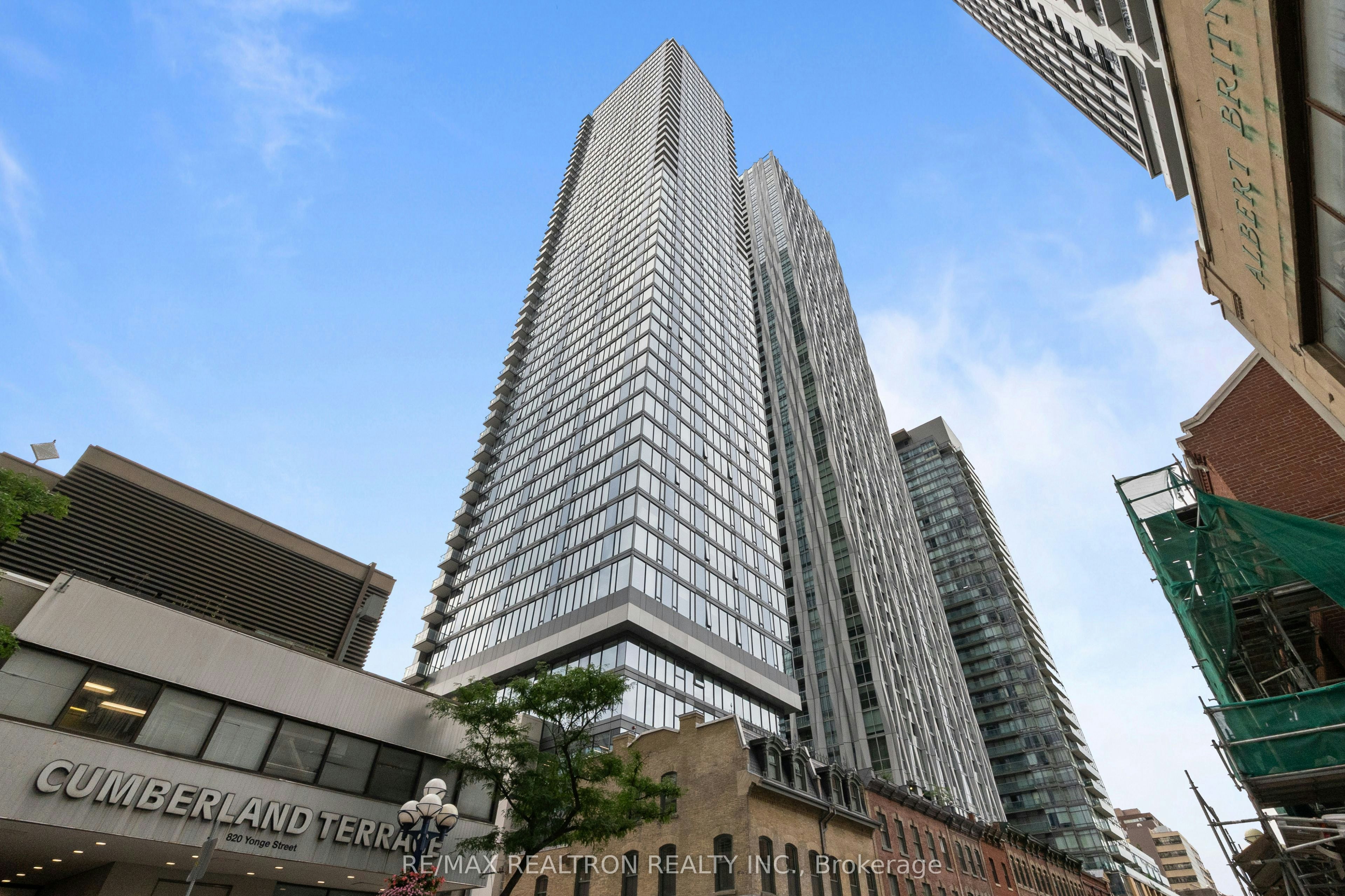 2704-8 Cumberland Street, Toronto, ON, M4W 0B6