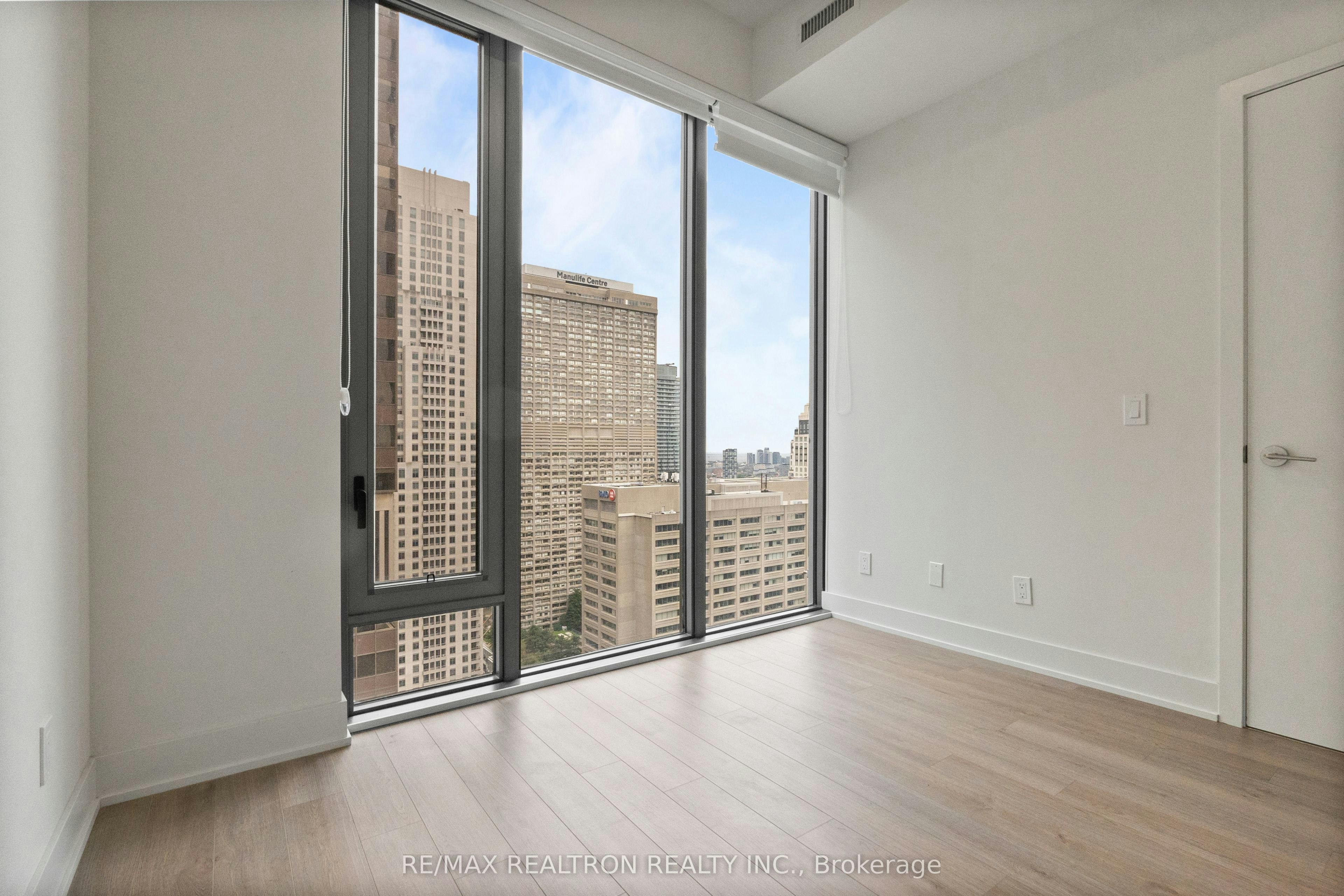 2704-8 Cumberland Street, Toronto, ON, M4W 0B6 - 12