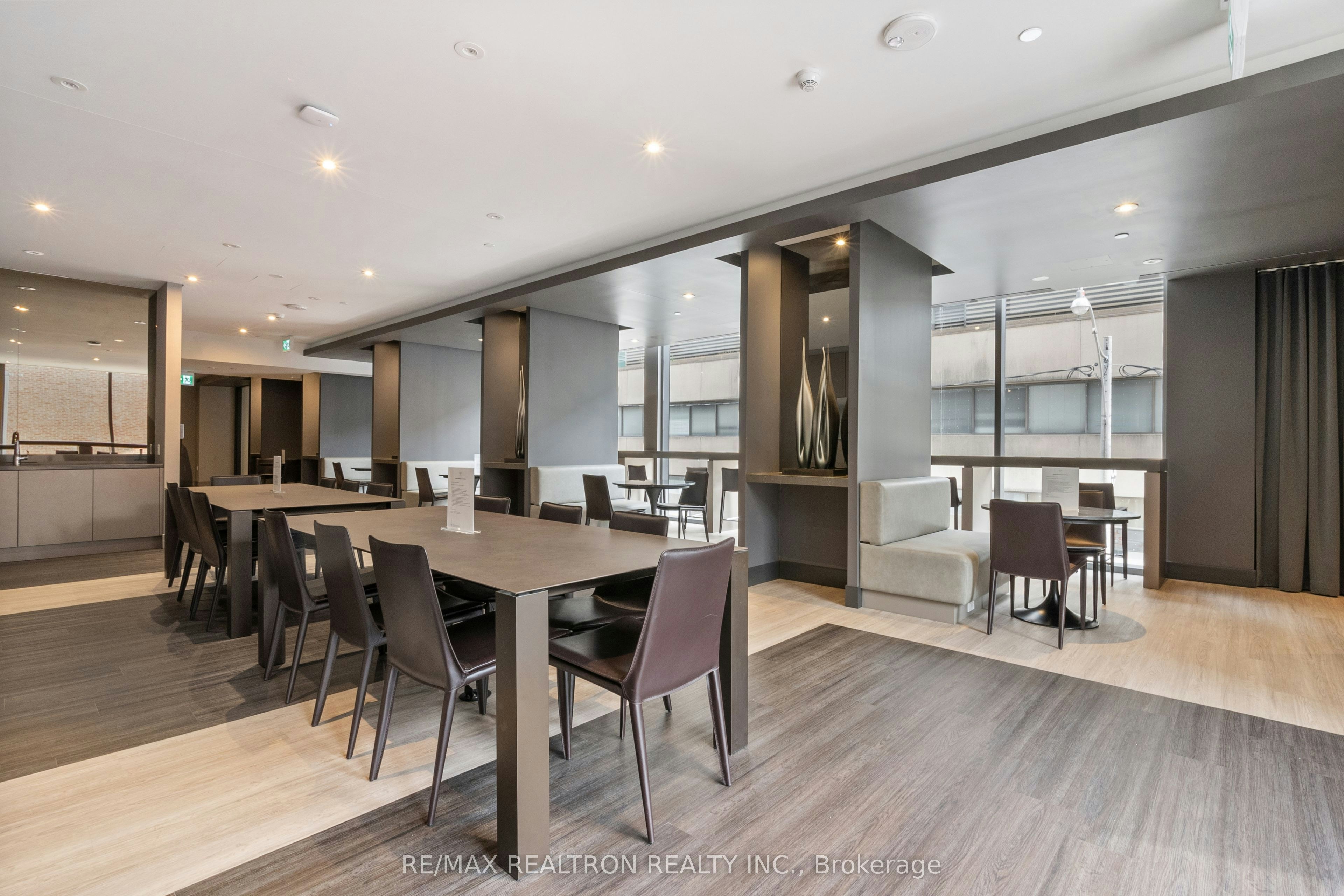 2704-8 Cumberland Street, Toronto, ON, M4W 0B6 - 19