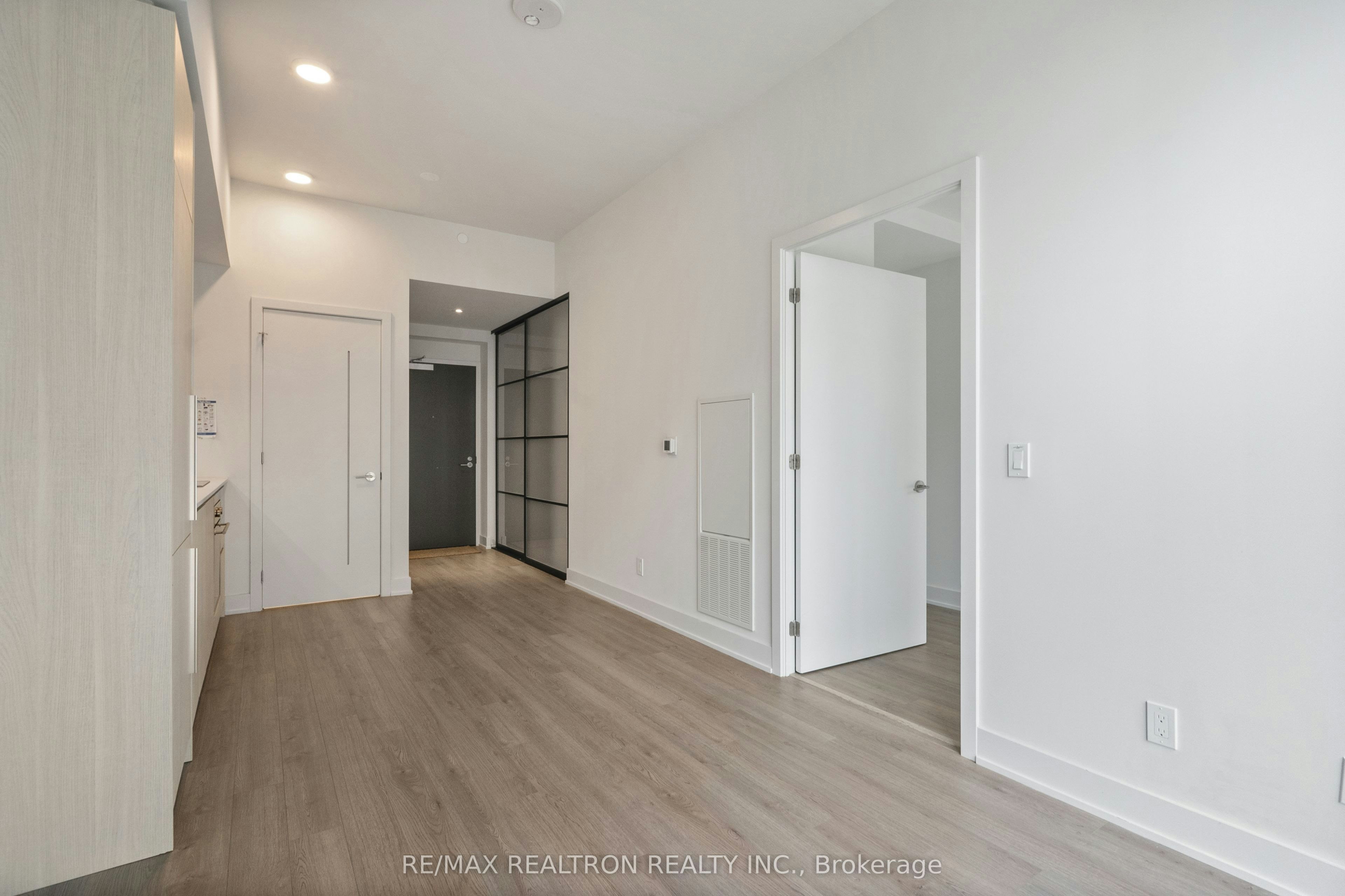 2704-8 Cumberland Street, Toronto, ON, M4W 0B6 - 10